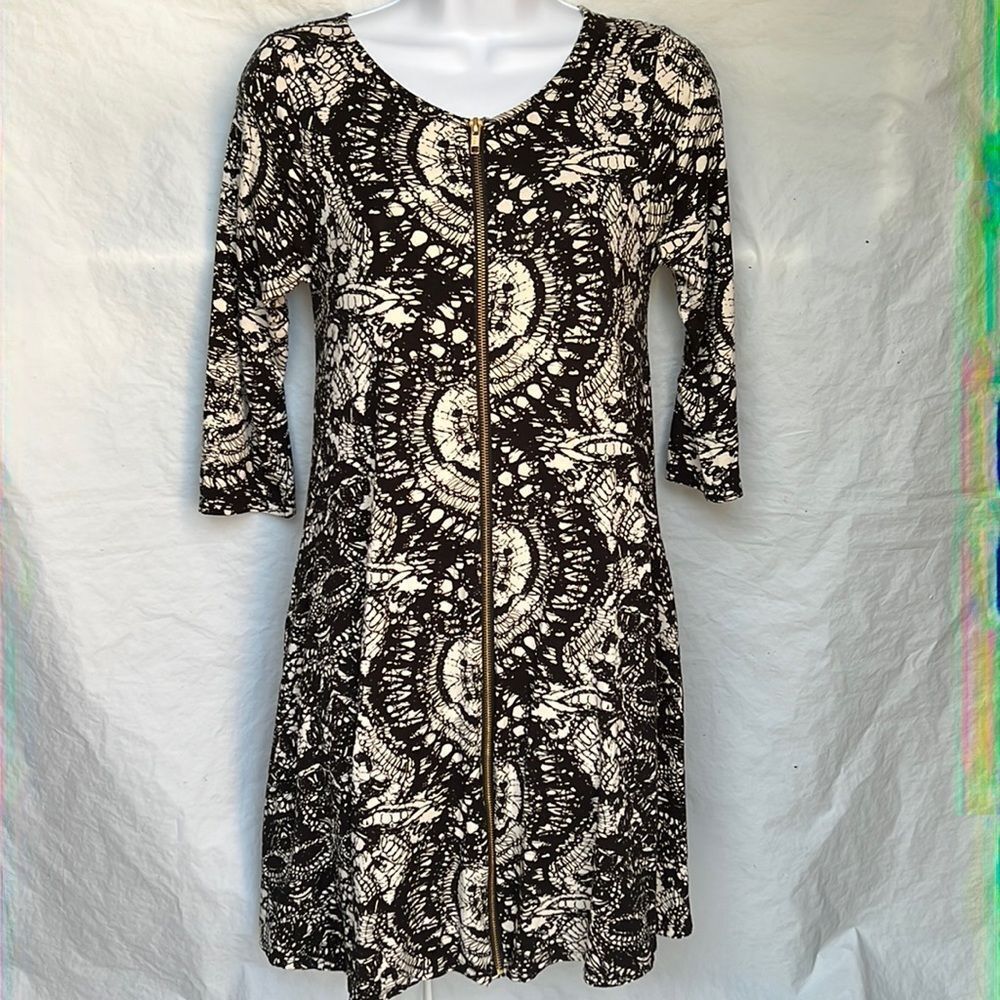Bel Kazan black and white long sleeve dress size M